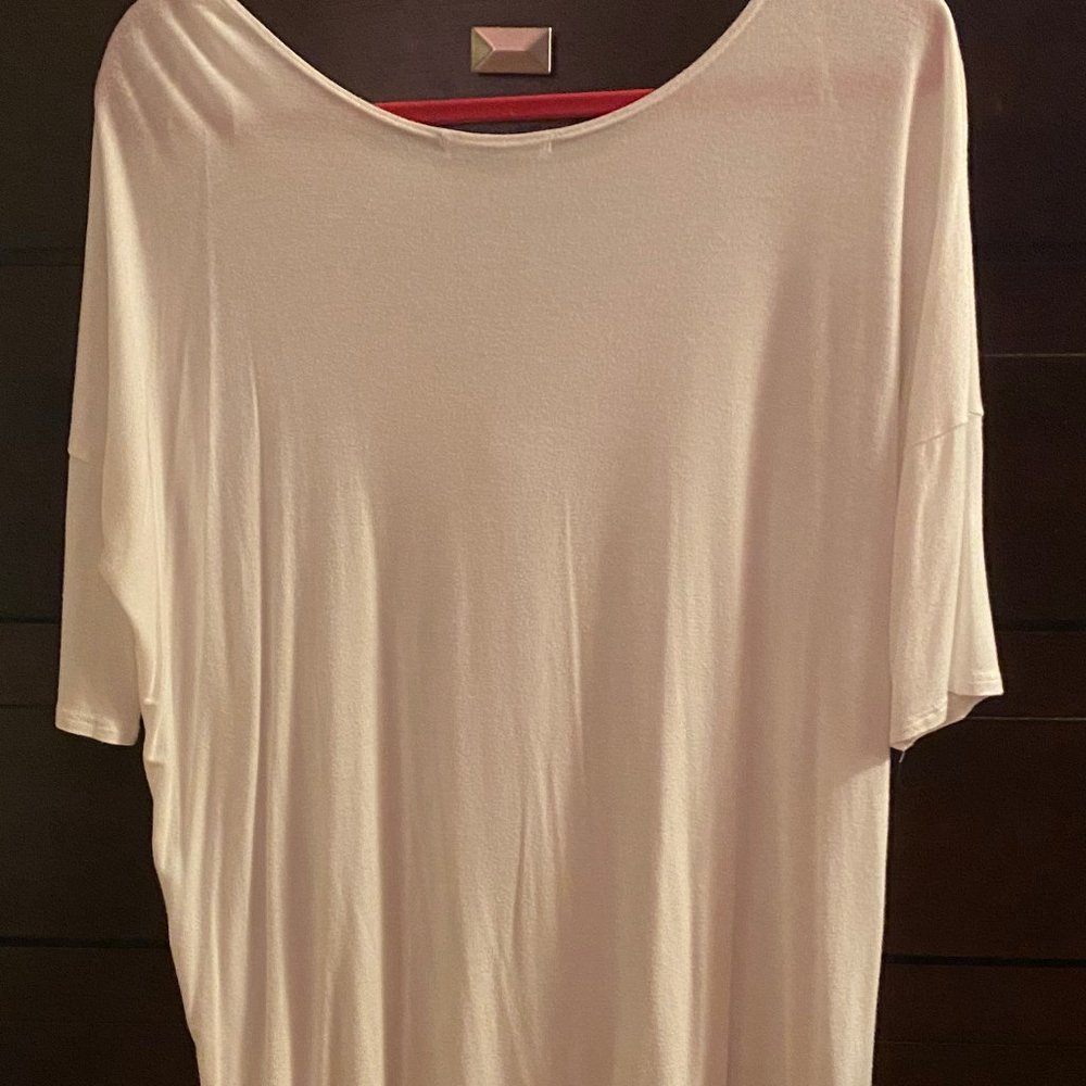 White tunic - Picture 3 of 3